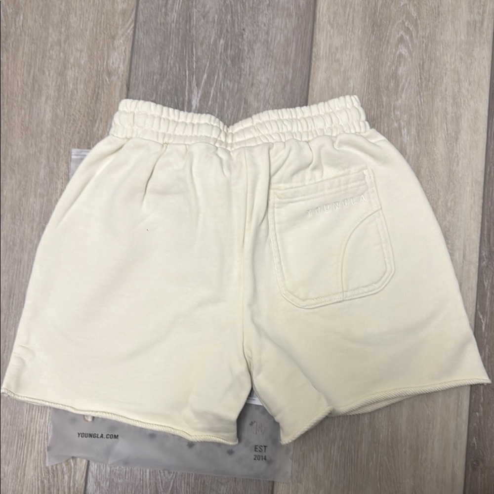 Youngla 1063 effortless shorts - Picture 3 of 3
